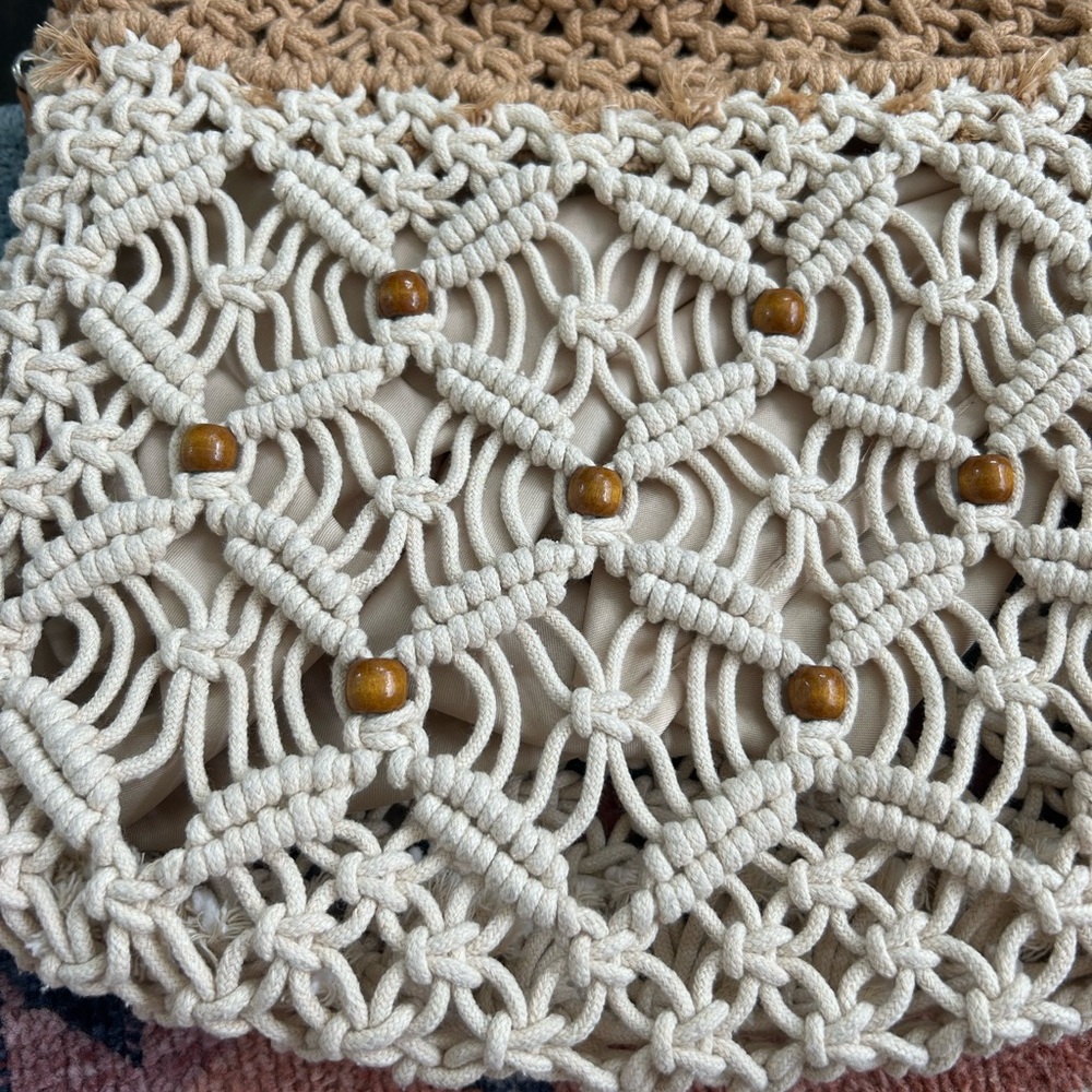 Stylish Tan and Cream Woven Handbag - Picture 2 of 8